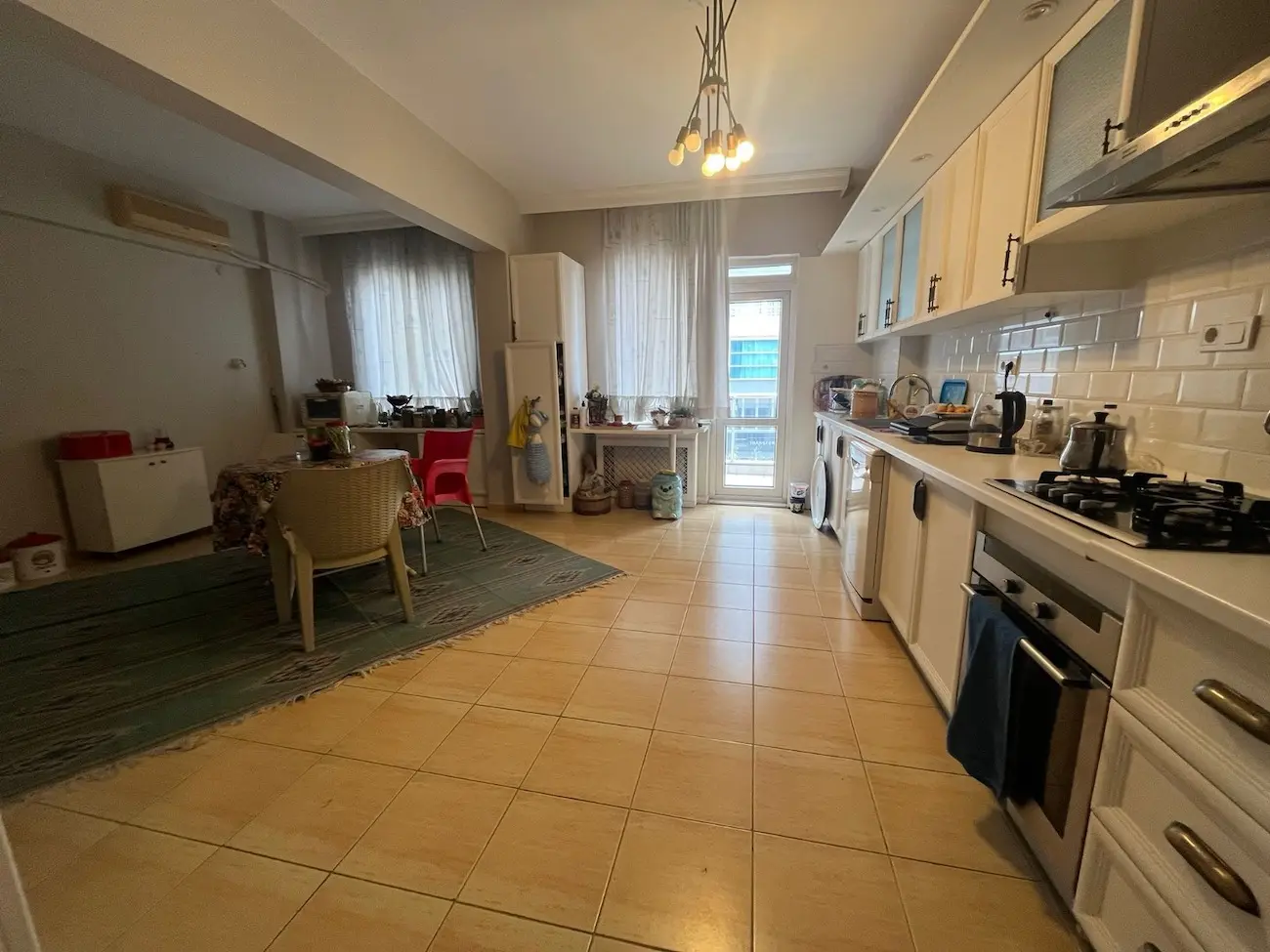 Fitted kitchen
